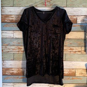 BLUHEAVEN Boutique Velour Hi-Low V-Neck Tee Sz M
